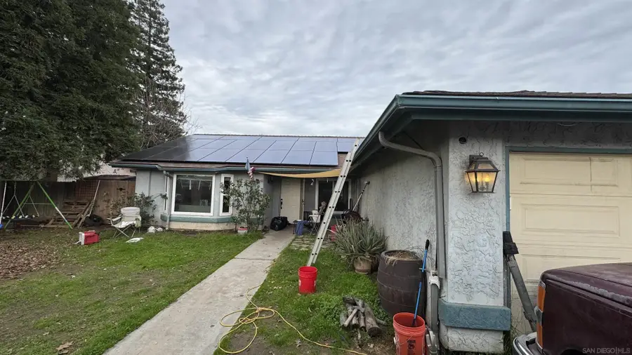 3642 W Redlands Ave, Fresno, CA 93722 - #2