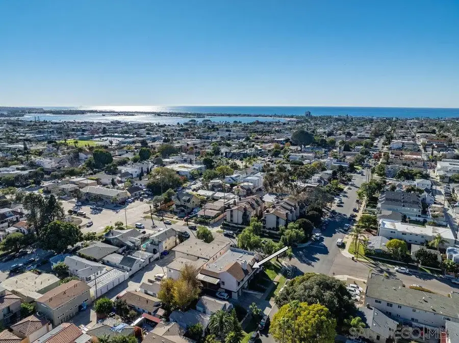 1805 Thomas Ave, San Diego, CA 92109 - Image #2