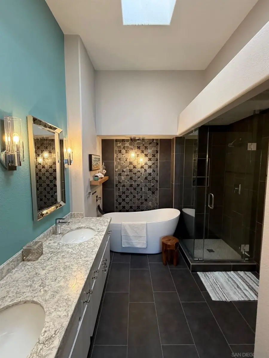 8585 Via Mallorca #4, La Jolla, CA 92037 - Image #3