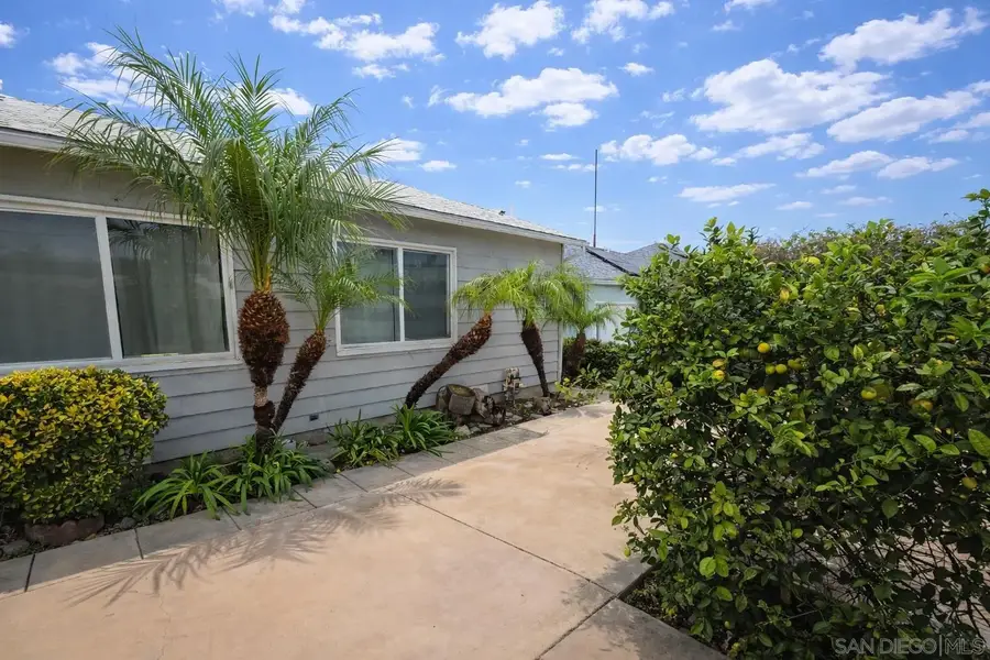 1820 Englewood Dr, Lemon Grove, CA 91945 - Image #2