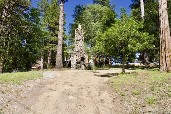 32065 Hunsaker Way #12, Running Springs, CA 92382