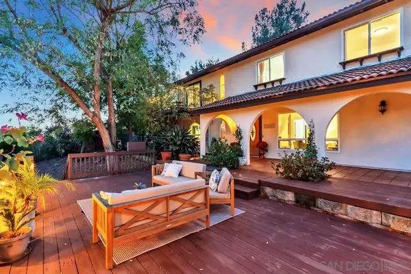 2460 Reill View Dr, Escondido, CA 92025