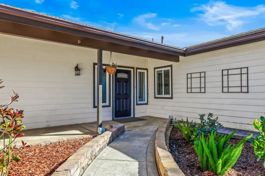 16319 Scarbery Rd, Ramona, CA 92065 - Image #2