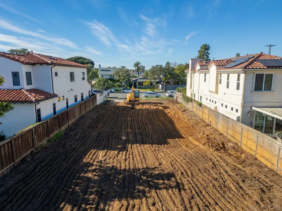 711 H Avenue #23,24, Coronado, CA 92118 - Image #2