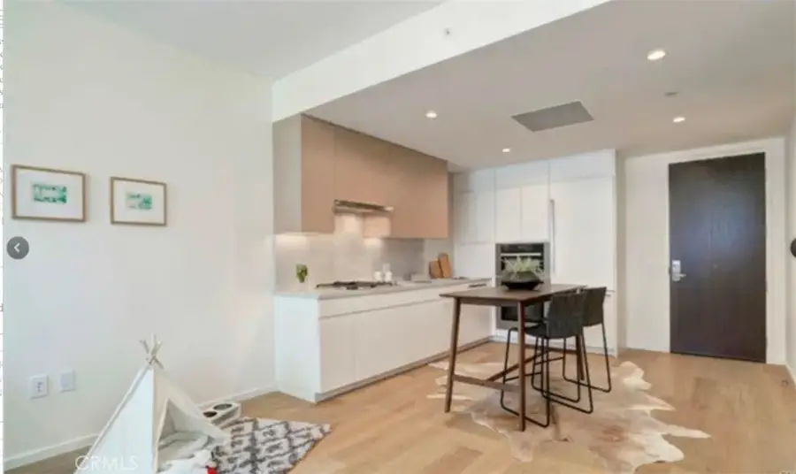 877 Francisco Street #707, Los Angeles, CA 90017 - Image #2