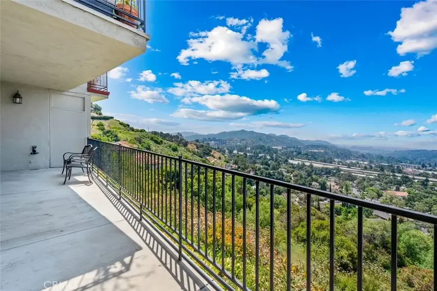 2102 La Canada Crest Drive #B, La Canada Flintridge, CA 91011 - Image #2