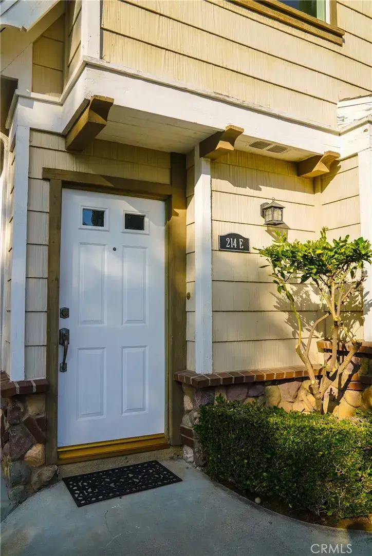 214 Violet Avenue #E, Monrovia, CA 91016 - Image #2
