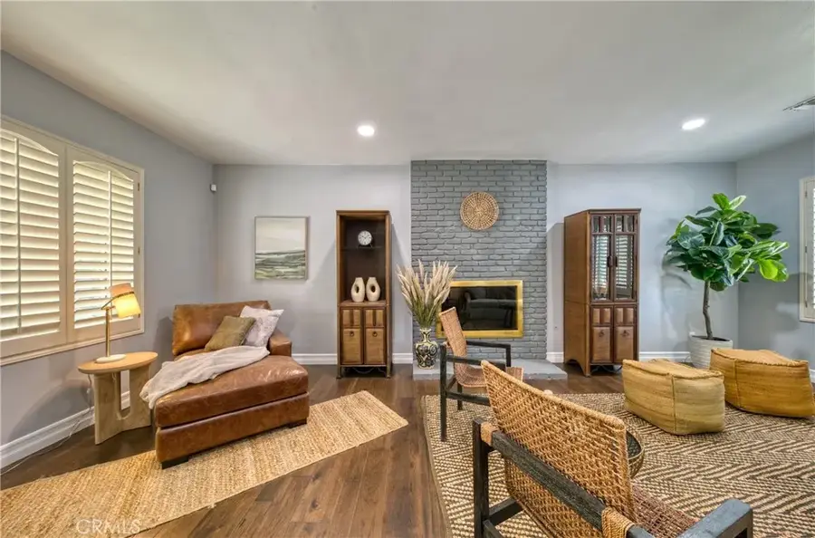 3025 Hollywell Place, Glendale, CA 91206 - Image #2