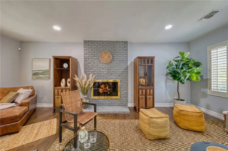 3025 Hollywell Place, Glendale, CA 91206 - Image #3