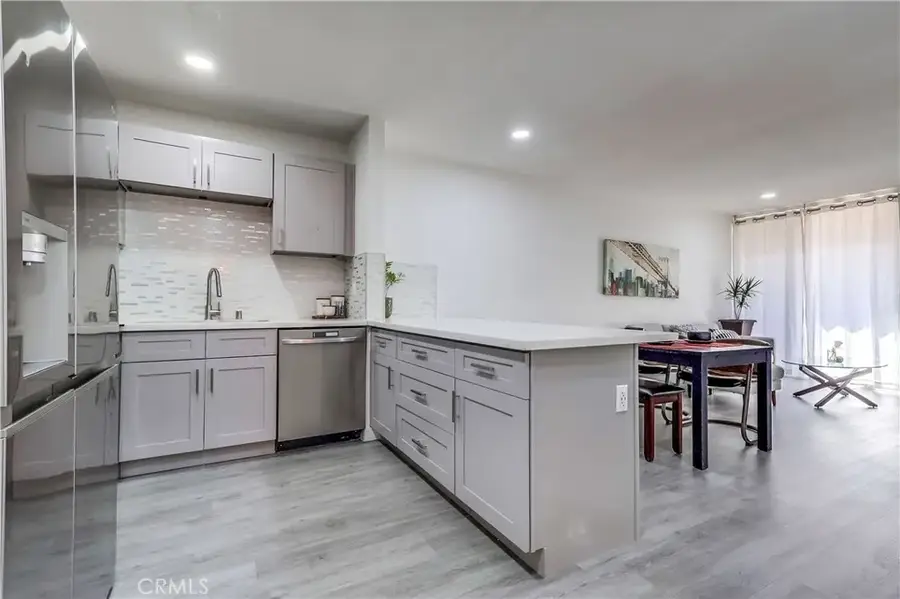 425 S Kenmore Avenue #306, Los Angeles, CA 90020 - Image #2