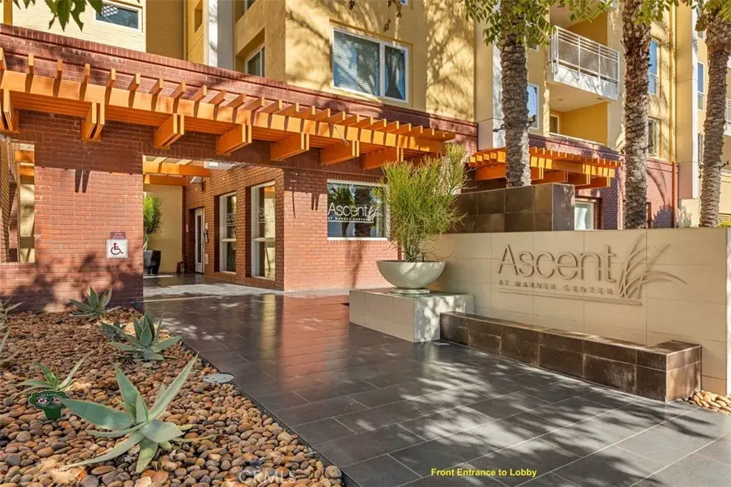 21301 Erwin Street #516, Woodland Hills, CA 91367 - Image #1