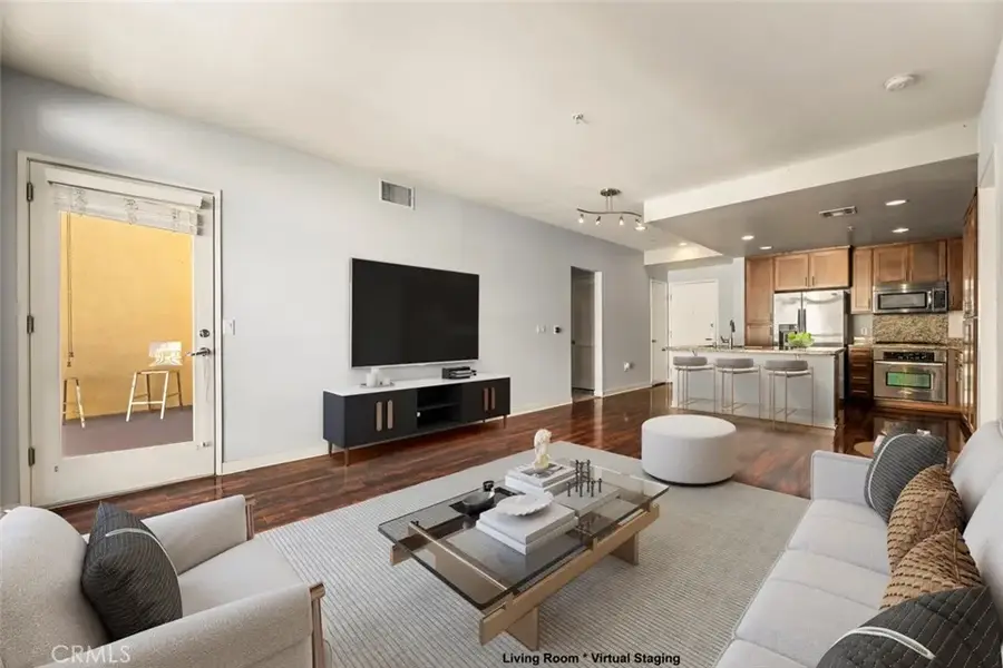 21301 Erwin Street #516, Woodland Hills, CA 91367 - Image #3