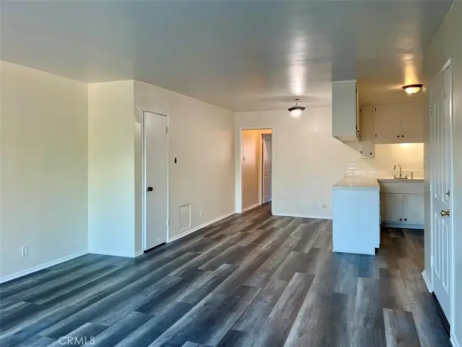 406 W Regent #13, Inglewood, CA 90301 - Image #2