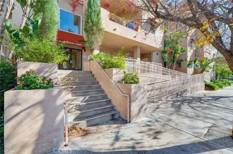 9610 Zelzah #301, Northridge, CA 91325 - Image #2