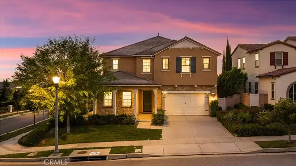 702 E Lemon Swirl, Azusa, CA 91702