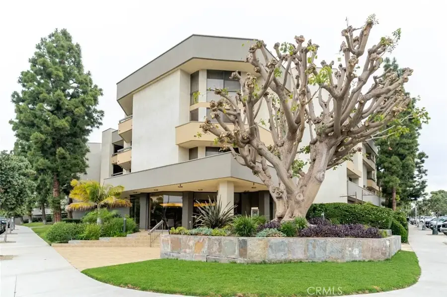 750 S Spaulding Avenue #129, Los Angeles, CA 90036 - #2