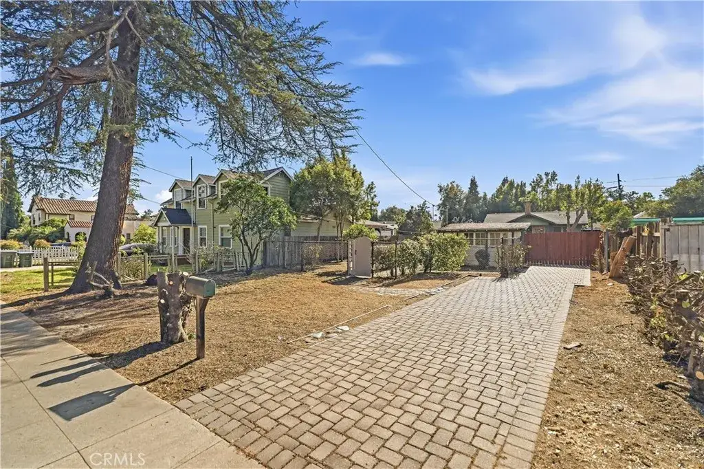 165 S Meridith Avenue, Pasadena, CA 91106 - #1