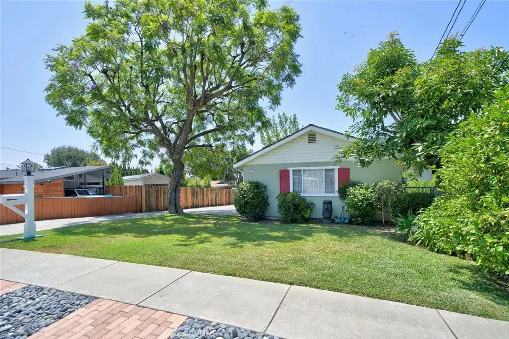 300 W Laurel Avenue, Sierra Madre, CA 91024 - #1