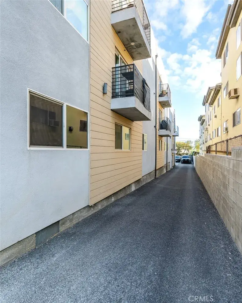 3324 Chapman, Los Angeles, CA 90065 - #3