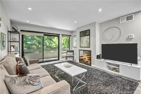 950 N Kings Road #103, West Hollywood, CA 90069