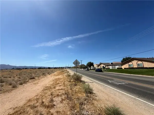 8859 E, Hesperia, CA 92345