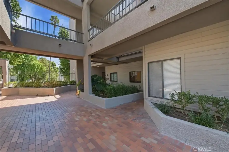 1310 E Orange Grove #102, Pasadena, CA 91104 - #3