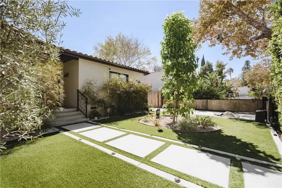 642 N Cahuenga, Los Angeles, CA 90004 - #3