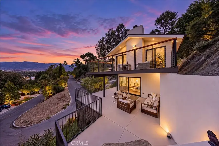 981 Glen Oaks Boulevard, Pasadena, CA 91105 - #3
