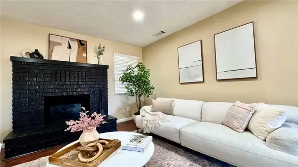 9957 Oakwood, Hesperia, CA 92345
