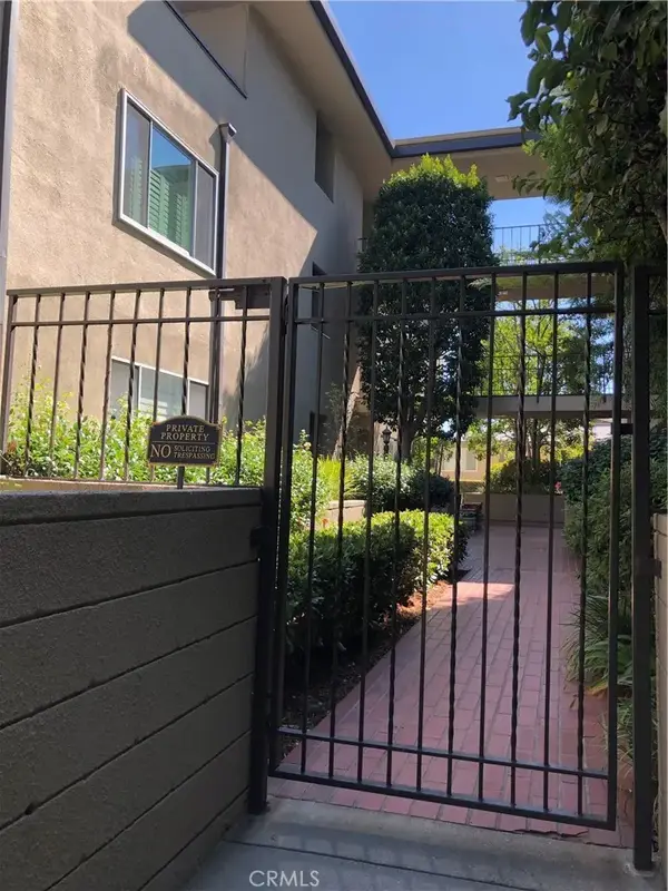 380 S Orange Grove Bl #8, Pasadena, CA 91105