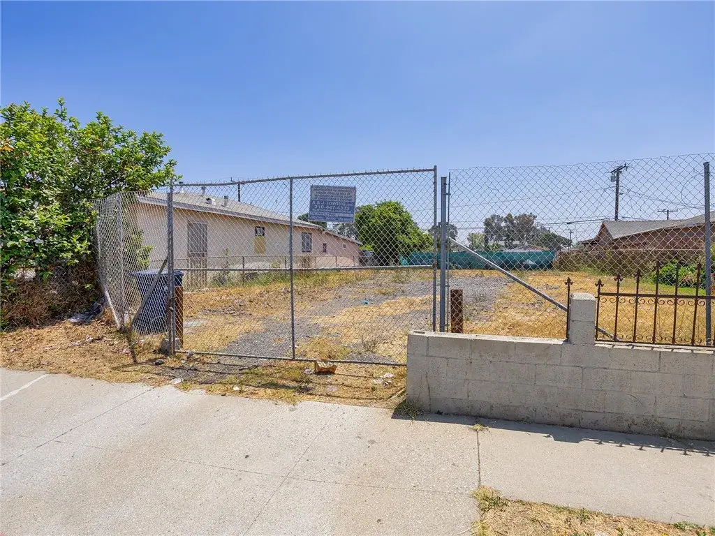 13120 S Main, Los Angeles, CA 90061 - Image #1