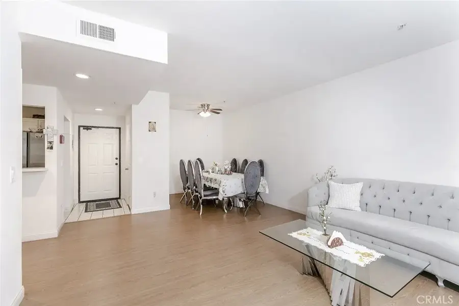 450 W Dryden Street, Glendale, CA 91202 - Image #3