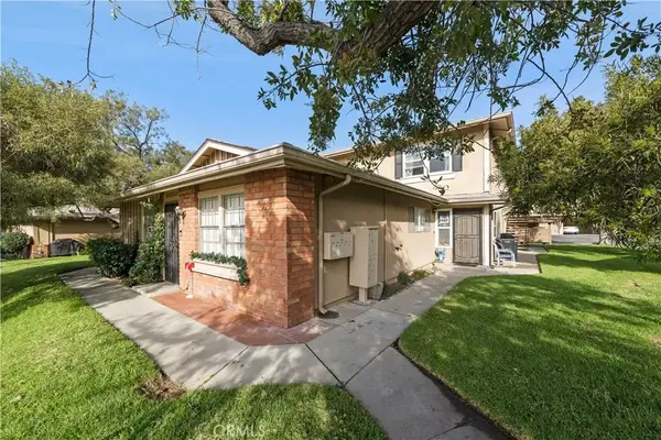 1025 W Calle De La Luna, Azusa, CA 91702