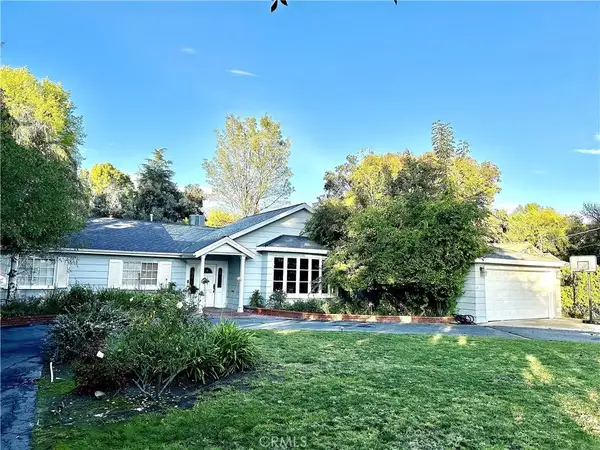 23051 Oxnard Street, Woodland Hills, CA 91367