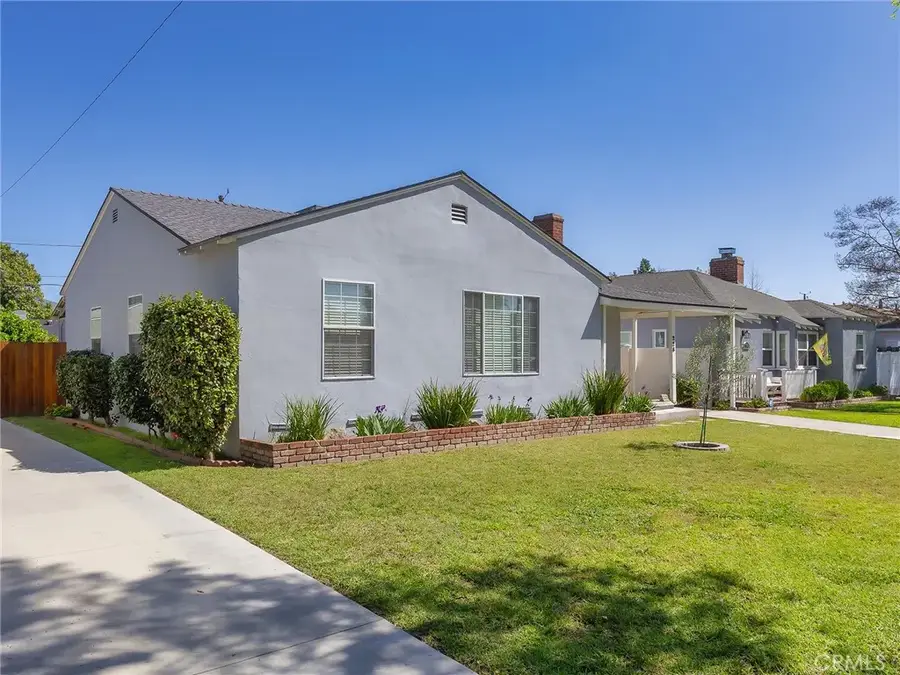 228 N Beachwood Drive, Burbank, CA 91506 - #3