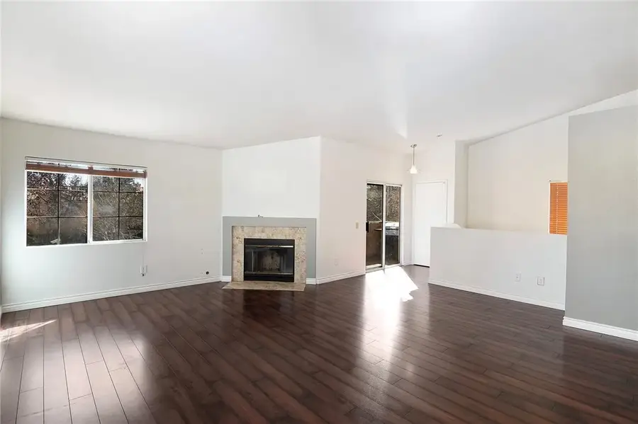 25126 Steinbeck Ave #H, Stevenson Ranch, CA 91381 - Image #3