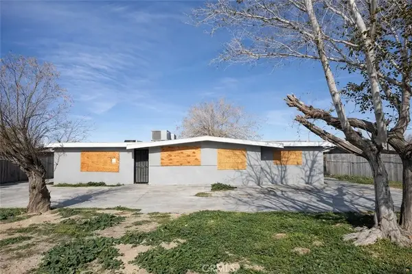 12028 Chamberlaine, Adelanto, CA 92301