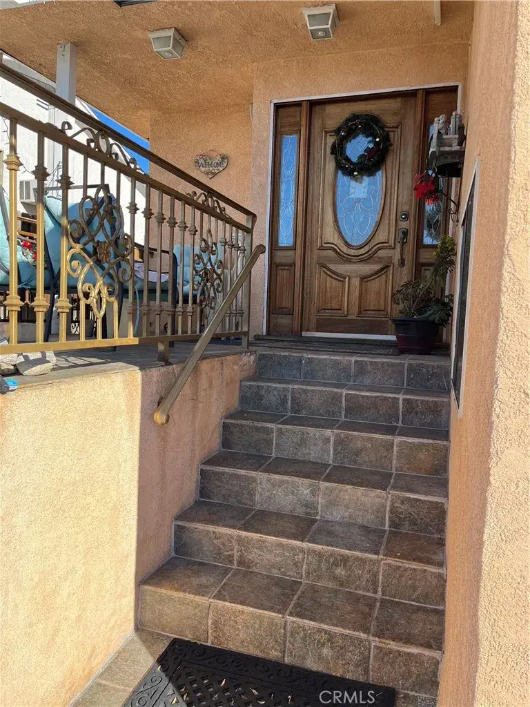 10714 Helendale, Tujunga, CA 91042 - #1