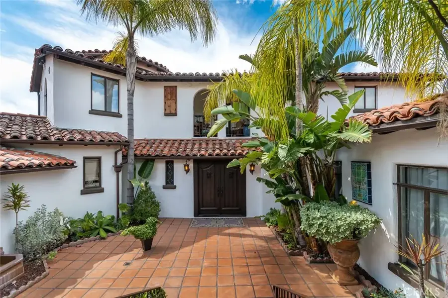 330 Kempton Road, Glendale, CA 91202 - #3