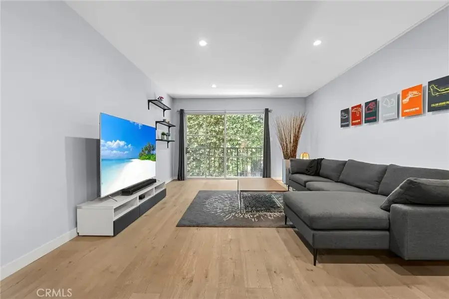 1045 N Kings Road #107, West Hollywood, CA 90069 - #2