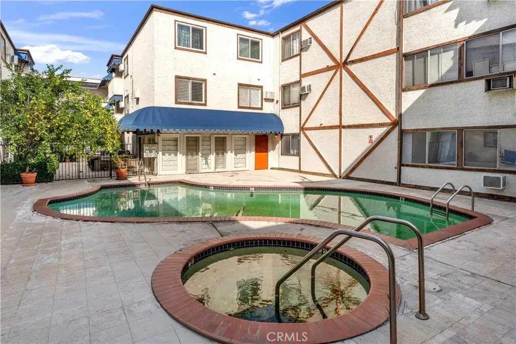 18530 Hatteras #276, Tarzana, CA 91356 - #1