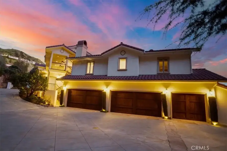 12 Skyline Drive, Burbank, CA 91501 - #3