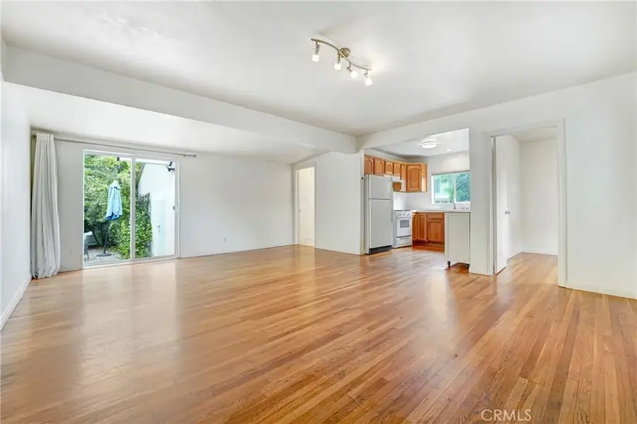 5759 Hazeltine, Van Nuys, CA 91401 - #3