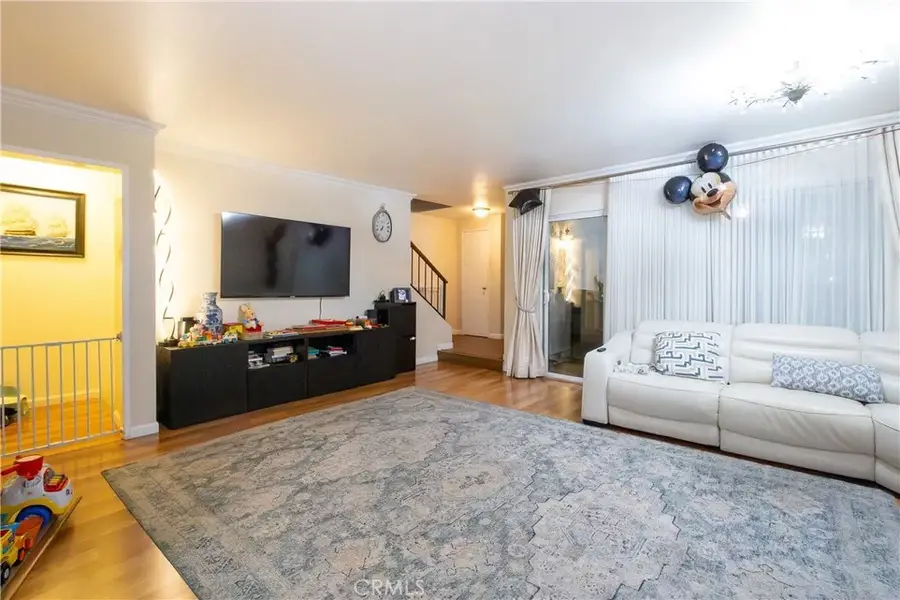 9551 Via Ricardo, Burbank, CA 91504 - #3