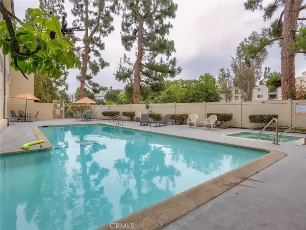 11138 Aqua Vista Street #18, Studio City, CA 91602