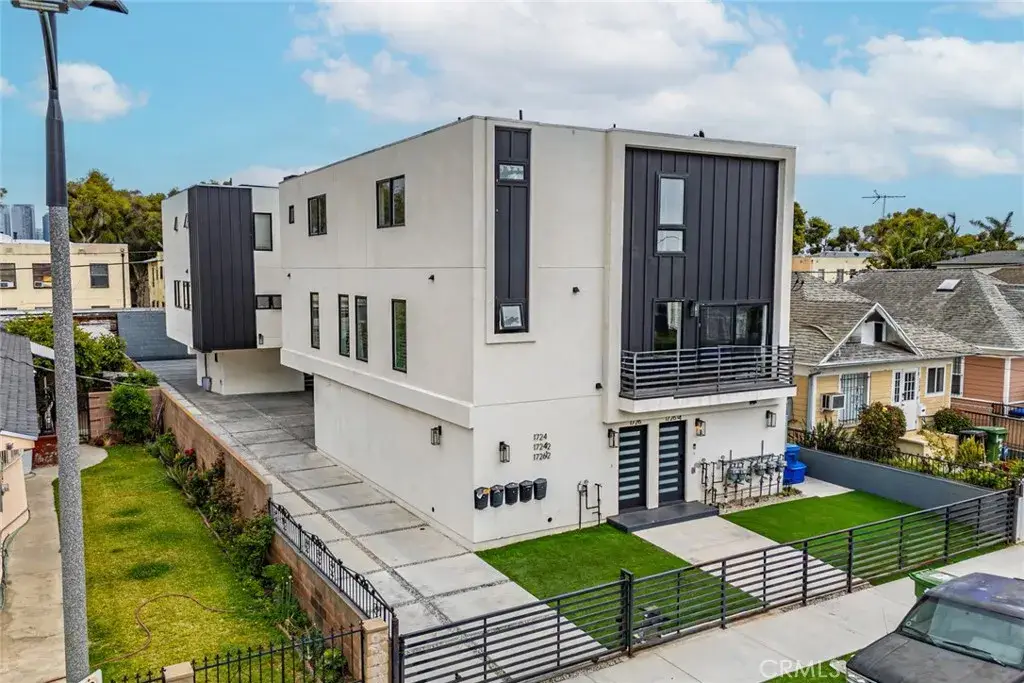 1724 Menlo Avenue, Los Angeles, CA 90006 - #1
