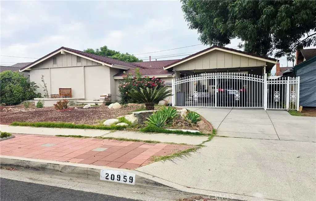 20959 Strathern, Canoga Park, CA 91304 - #1