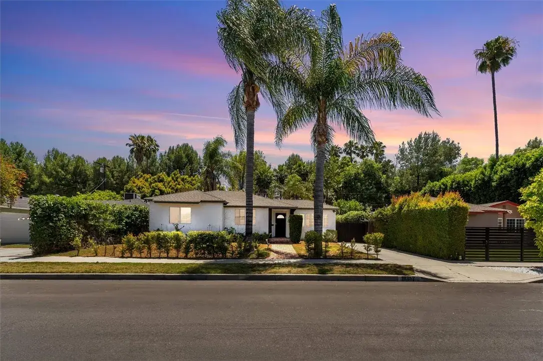 18352 Bessemer, Tarzana, CA 91335 - #1
