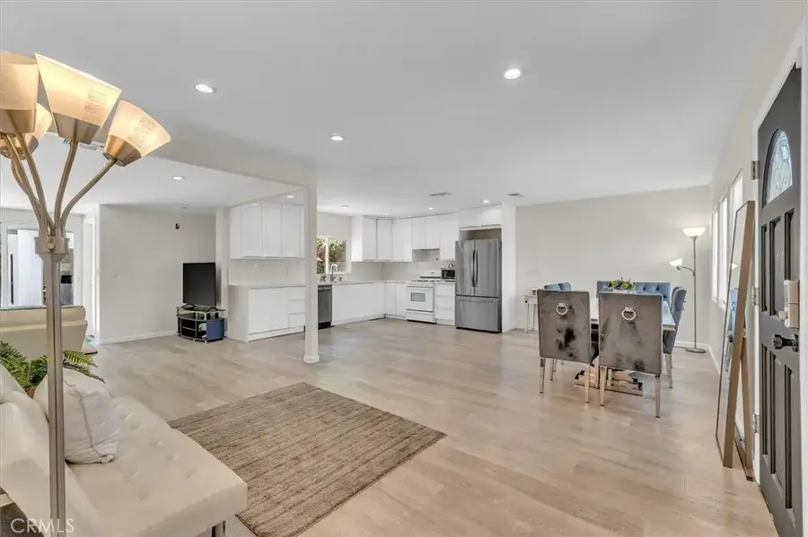 18352 Bessemer, Tarzana, CA 91335 - #3
