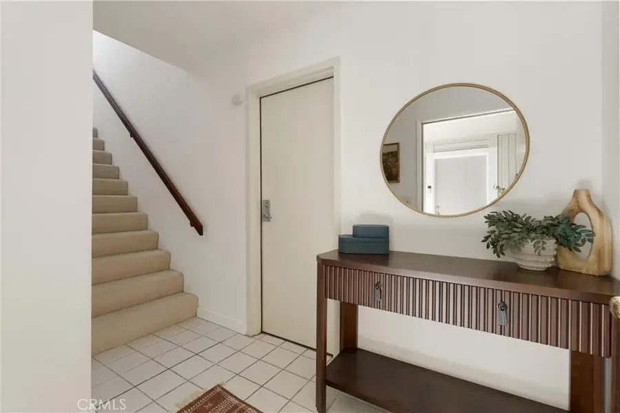 22133 Burbank Blvd #5 #5, Woodland Hills, CA 91367 - #3